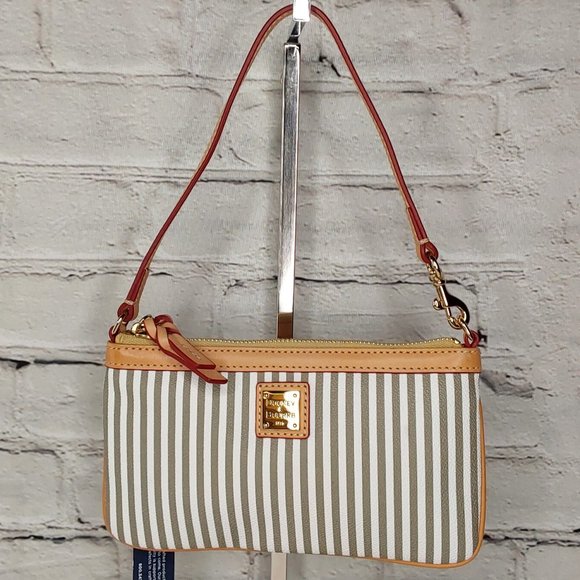 'DOONEY & BOURKE' LEATHER PINSTRIPE RED INTERIOR BAGGETT  DETACHABLE STRAP - Picture 3 of 16